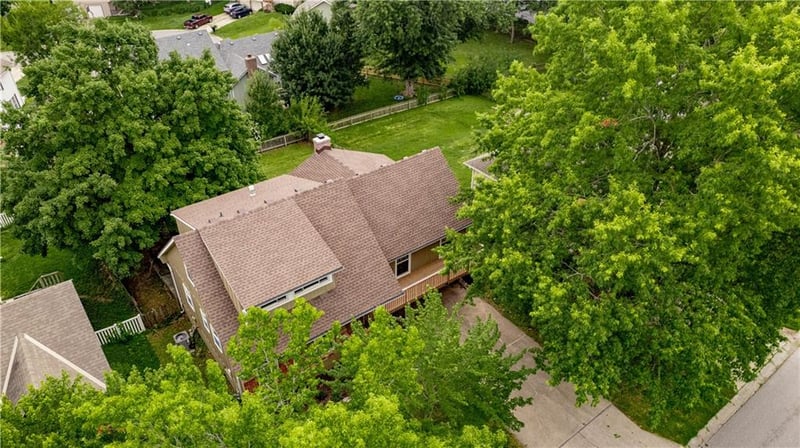 205 Noeleen Ln, Lee's Summit, MO 64086