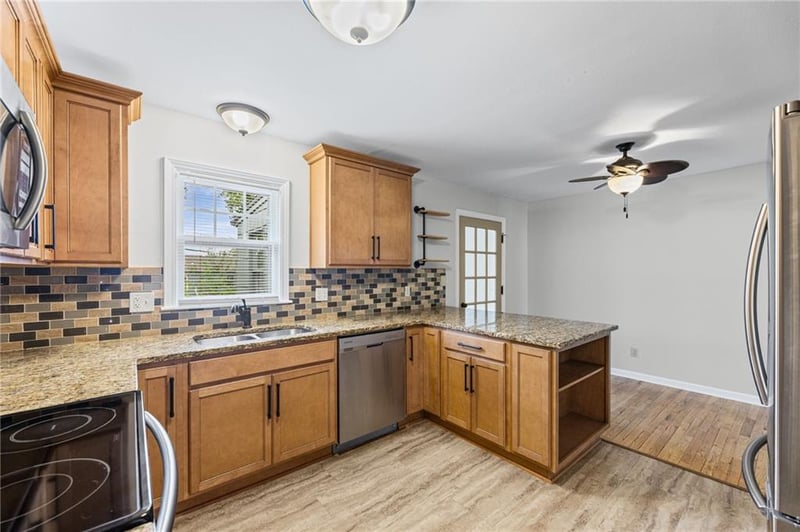 6133 Floyd St, Overland Park, KS 66202