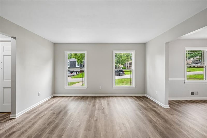 1313 98th Ter, Kansas City, MO 64131