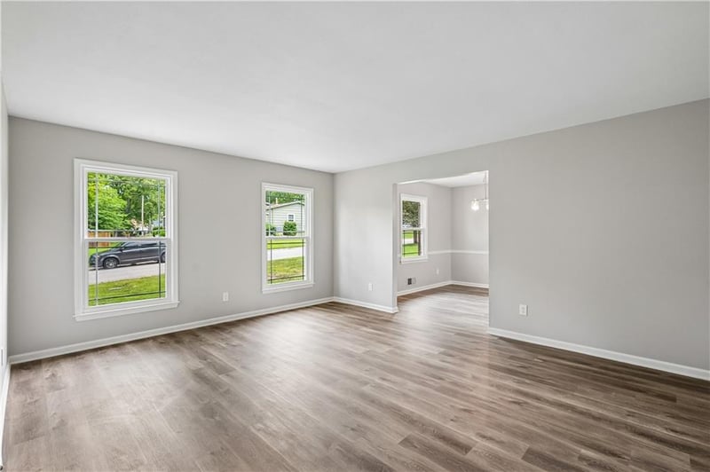 1313 E 98th Ter, Kansas City, MO 64131