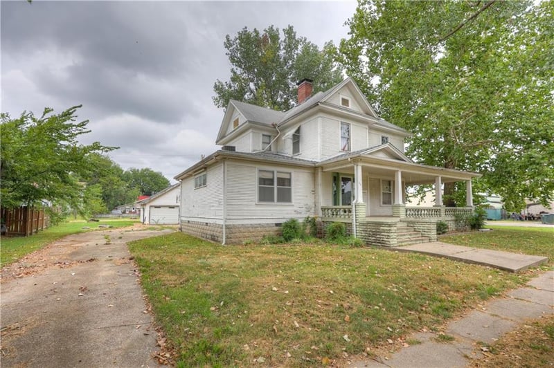 301 Pine St, Columbus, KS 66725
