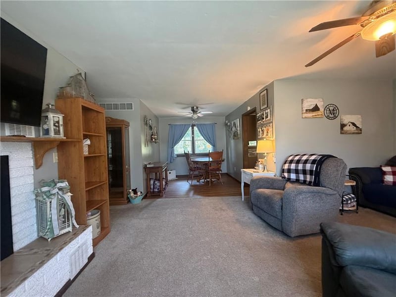 103 Ridge Dr, Oregon, MO 64473