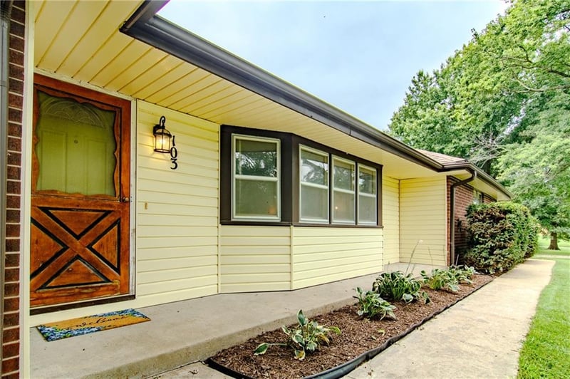 103 8th St, Garden City, MO 64747
