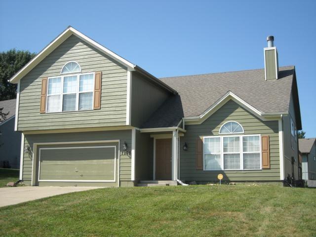 7203 133rd Cir, Grandview, MO 64030