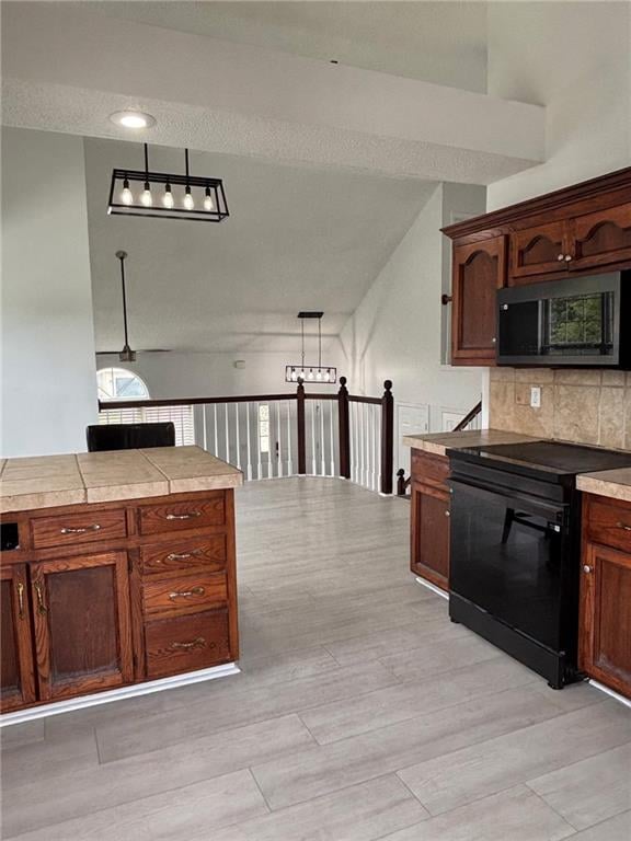 7203 133rd Cir, Grandview, MO 64030