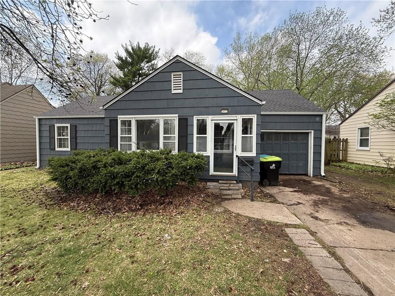 5410 Briar St, Roeland Park, KS 66205