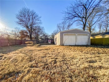 11426 Applewood Dr, Kansas City, MO 64134