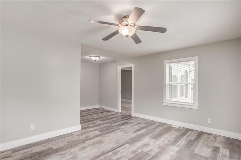 4552 Locust St, Kansas City, MO 64116