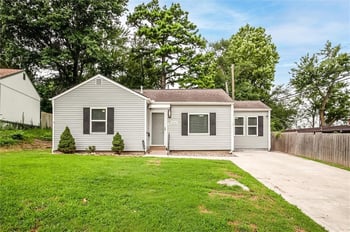 4552 N Locust St, Kansas City, MO 64116