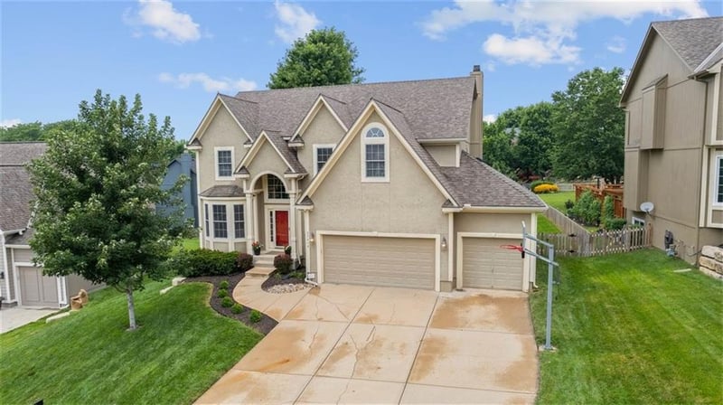 22414 45th St, Shawnee, KS 66226