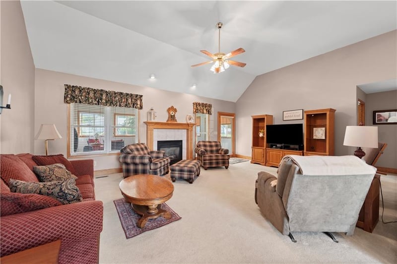 1201 Talon Dr, Cameron, MO 64429