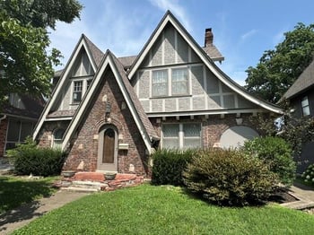 624 E 71st Ter, Kansas City, MO 64131