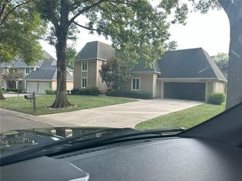10020 Mackey Cir, Overland Park, KS 66212