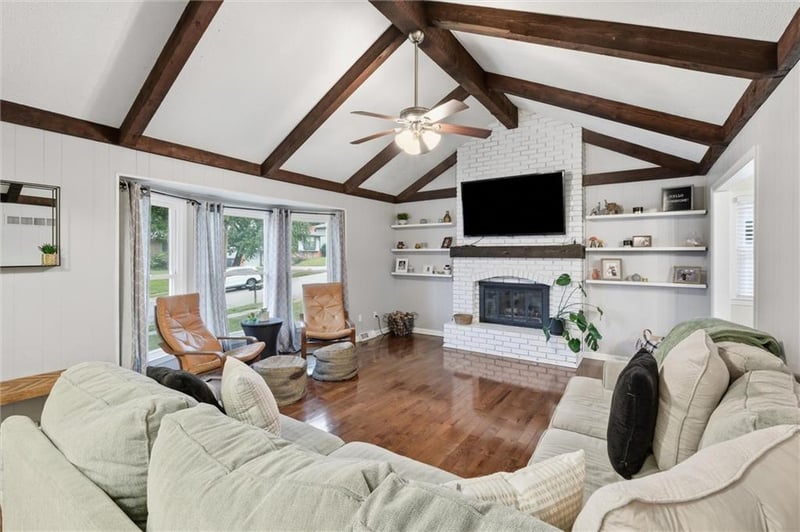 414 Kingsley Ave, Liberty, MO 64068