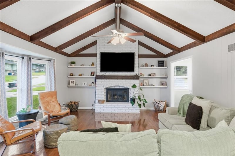 414 Kingsley Ave, Liberty, MO 64068