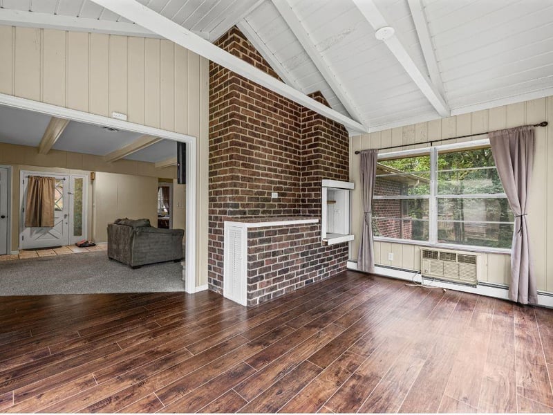 541 101st Ter, Kansas City, MO 64131