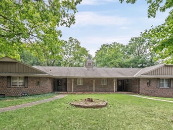 541 E 101st Ter, Kansas City, MO 64131