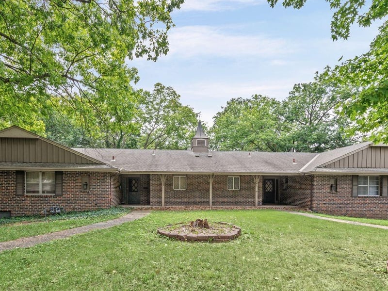 541 101st Ter, Kansas City, MO 64131