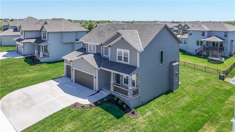 2695 Park St, Olathe, KS 66061