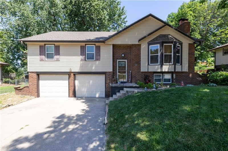 3909 Haverill Dr, St Joseph, MO 64506