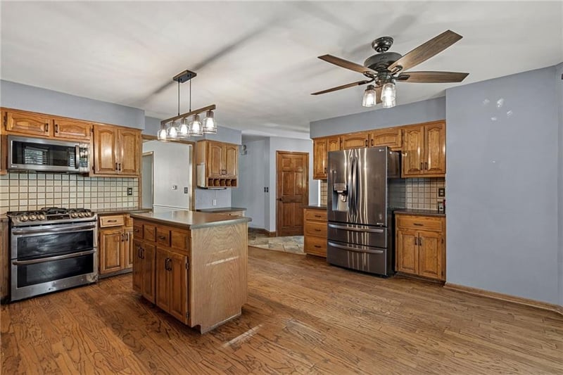 1426 83rd St, Kansas City, MO 64118