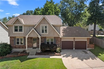 1426 NE 83rd St, Kansas City, MO 64118