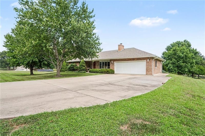 18103 Murphy Rd, Smithville, MO 64089