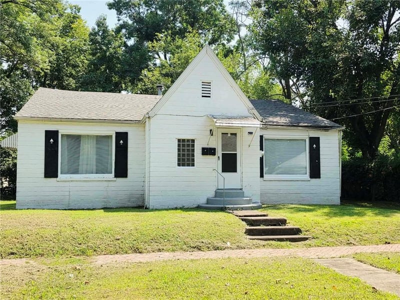 206 15th St, Pittsburg, KS 66762