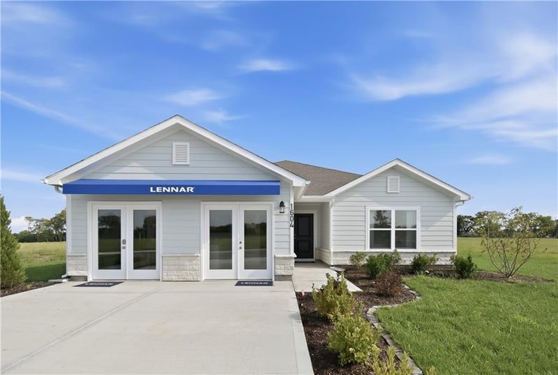 1604 SW 9th St, Oak Grove, MO 64075