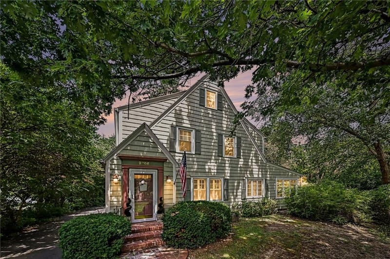 2705 Lovers Ln, St Joseph, MO 64506
