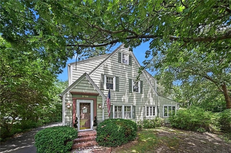 2705 Lovers Ln, St Joseph, MO 64506