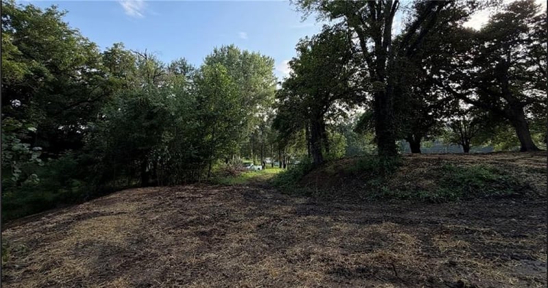 1426 Treece Rd, Wathena, KS 66090