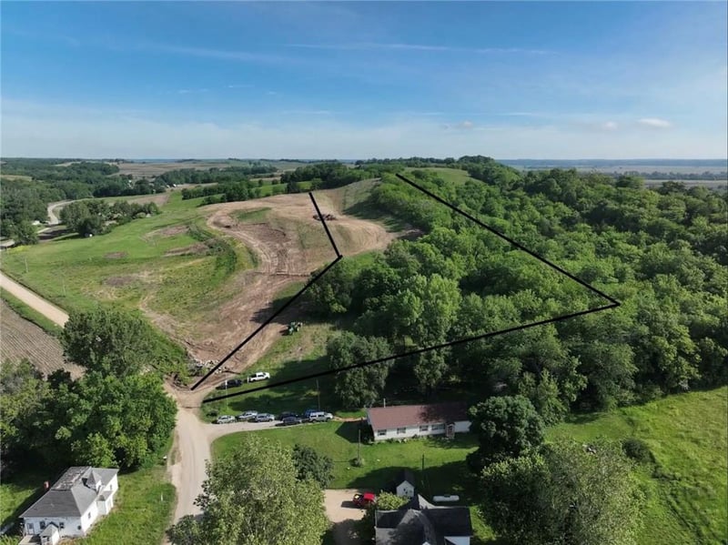 1426 Treece Rd, Wathena, KS 66090