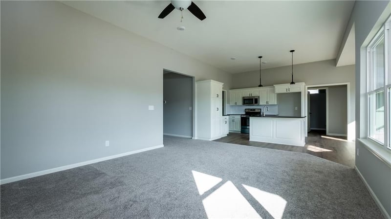 1307 White Oaks Ln, Oak Grove, MO 64075
