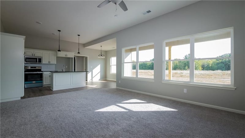1307 White Oaks Ln, Oak Grove, MO 64075