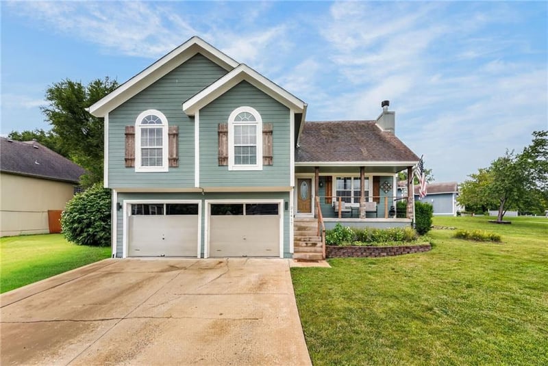 21417 E 50th Ter S, Blue Springs, MO 64015