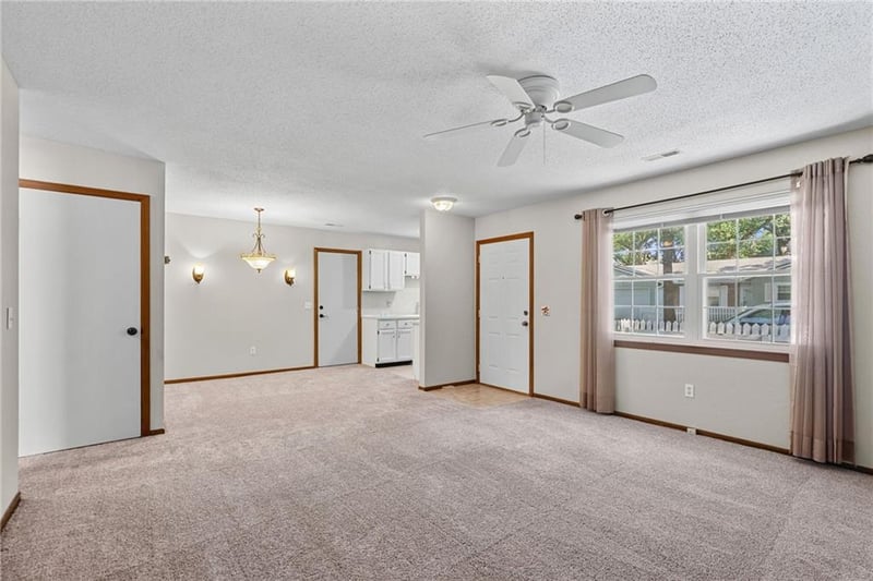 11327 77th Ter, Shawnee, KS 66214