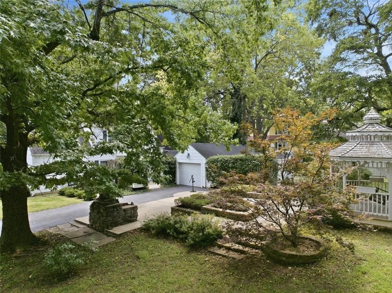 1204 Walnut St, Harrisonville, MO 64701