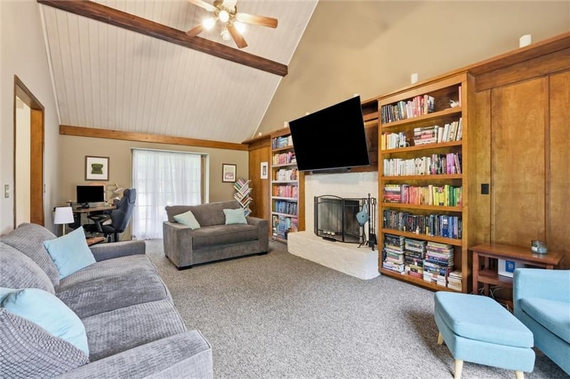 1597 El Dorado Dr, Lawrence, KS 66049