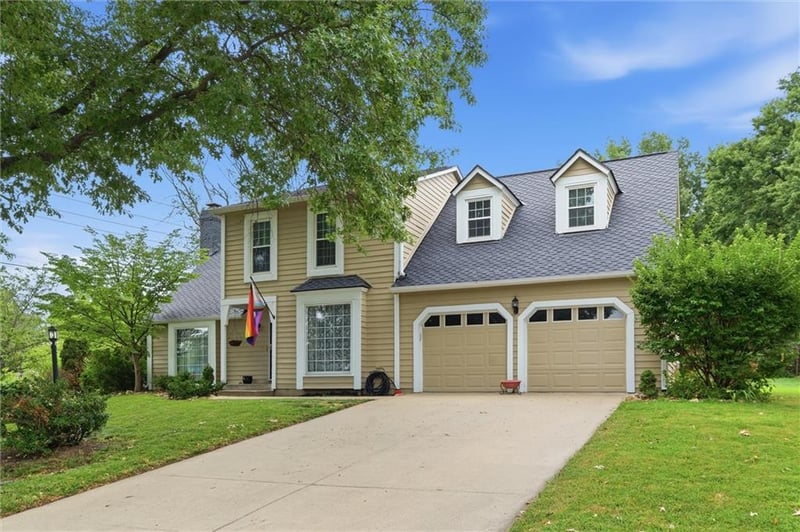 1597 El Dorado Dr, Lawrence, KS 66049