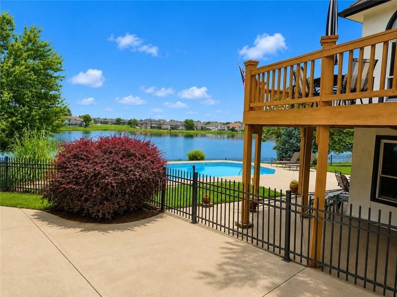 5024 Kingfisher Dr, Lee's Summit, MO 64082