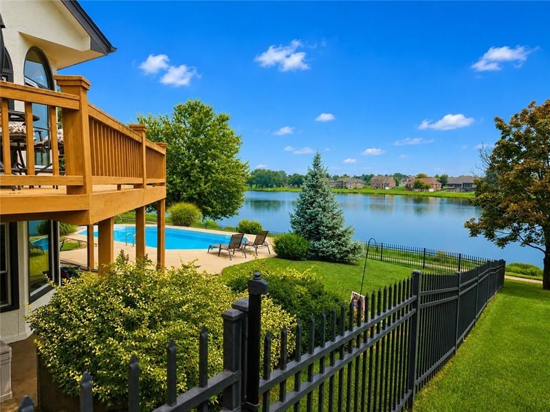 5024 SW Kingfisher Dr, Lee's Summit, MO 64082