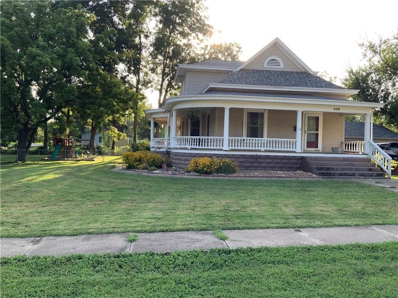 409 Green St, Yates Center, KS 66783