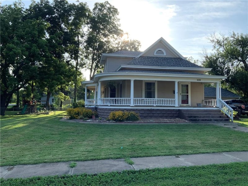 409 Green St, Yates Center, KS 66783
