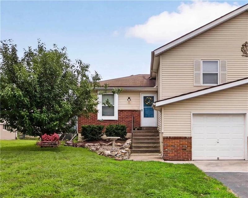 1225 Sheridan St, Olathe, KS 66061
