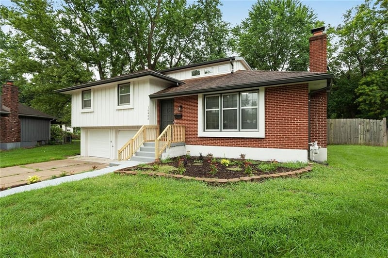 10805 65th St, Raytown, MO 64133