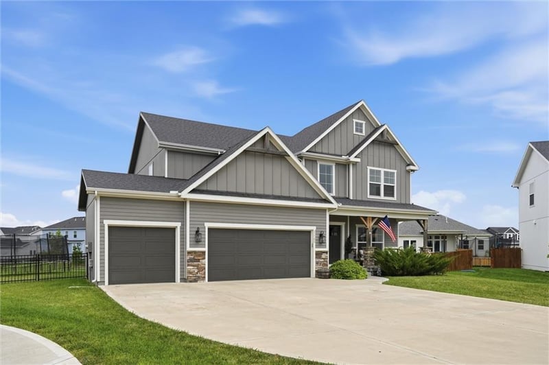 31700 W 164th Ct, Gardner, KS 66030