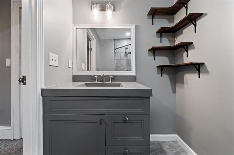 1141 E 75th Ter, Kansas City, MO 64131