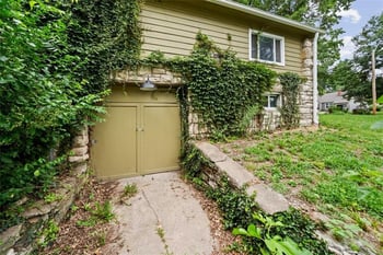1141 E 75th Ter, Kansas City, MO 64131