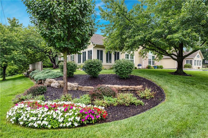 2046 139th St, Leawood, KS 66224